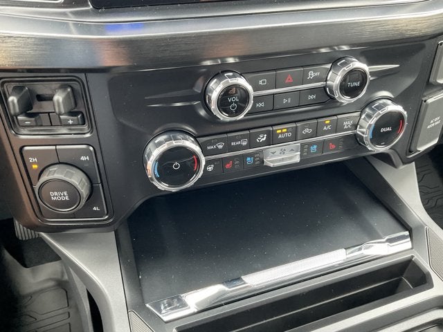 2027 Ford Super Duty F-350® Lariat®