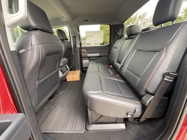 2027 Ford Super Duty F-350® Lariat®