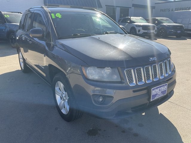 Used 2014 Jeep Compass Latitude with VIN 1C4NJDEB5ED885266 for sale in Kansas City