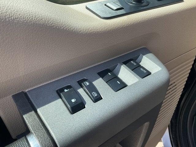 2014 Ford Super Duty F-250 SRW Lariat