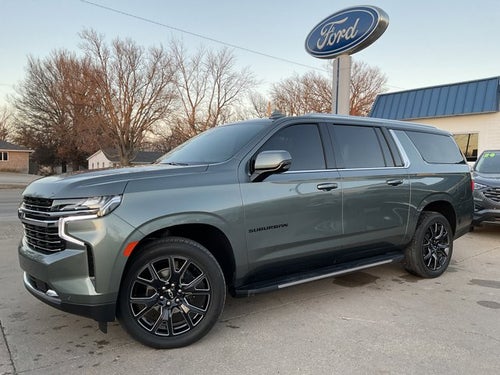 2023 Chevrolet Suburban LT