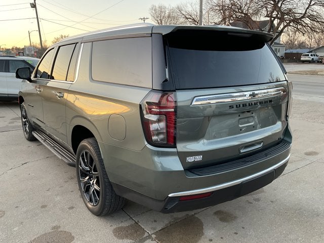 2023 Chevrolet Suburban LT